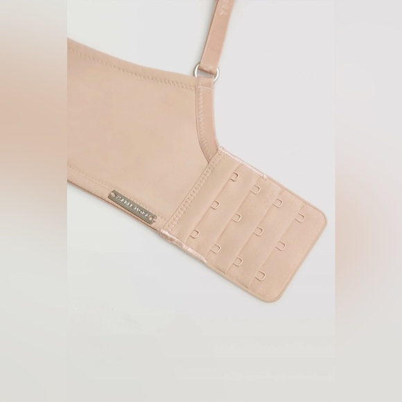 WIRELESS SEAMLESS BRA WITH REMOVABLE PADDING AND ADJUSTABLE STRAPS - Picture 3 of 3